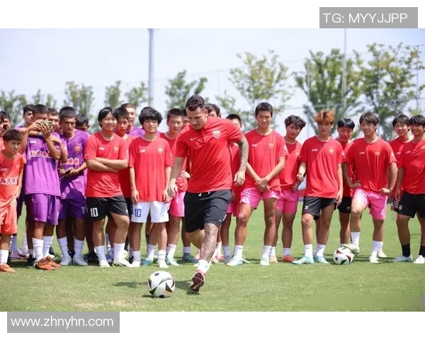 当足球球星脱下战袍穿上西服展现赛场之外的绅士风度